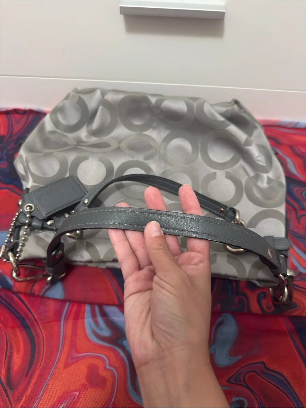 Vintage Y2K Coach Op Art Shimmer Sateen Maggie Hobo Shoulder Bag Grey Silver 🩶